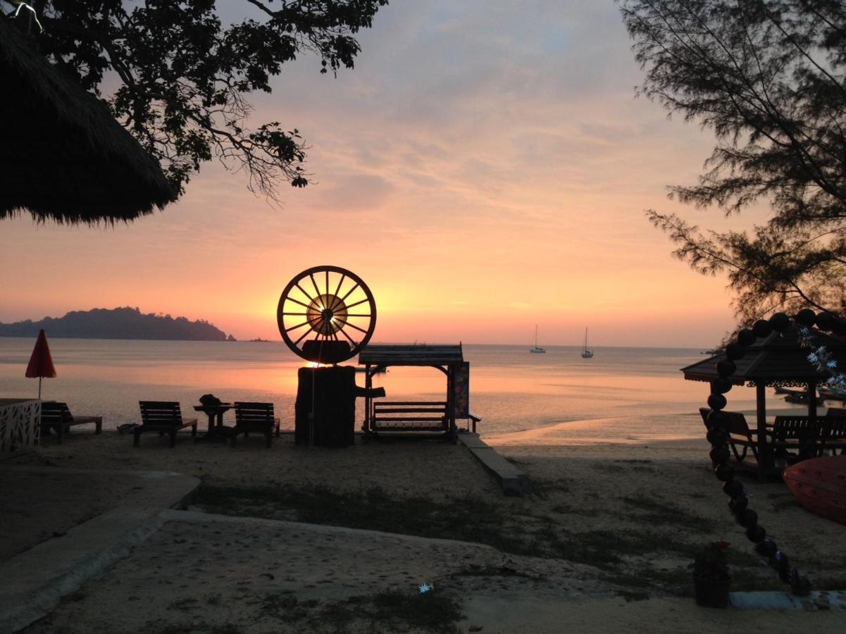 เดอะ ซัน รีสอร์ท แอนด์ เรสโตรองต์ เกาะพยาม ภายนอก รูปภาพ
